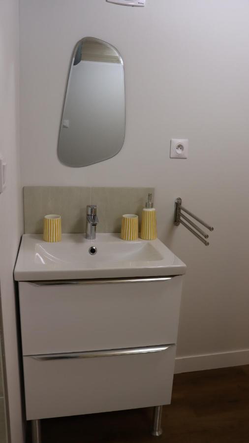 Villelaure Studio Renove Maison De Village Du Luberon מראה חיצוני תמונה